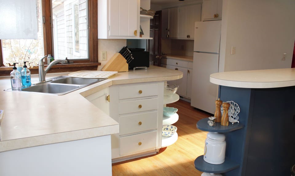 Kitchen Sink Area