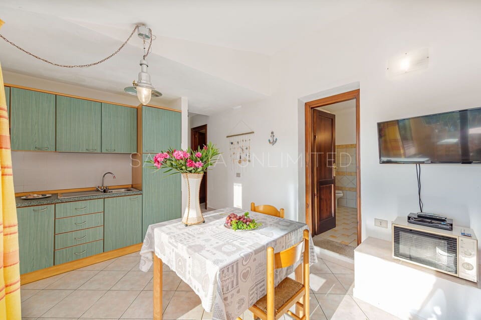 Dining Room, Kitchen