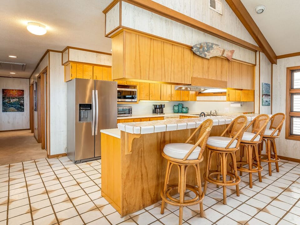 Kitchen - Breakfast Bar