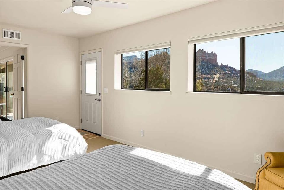 Natural Light & Sedona Views