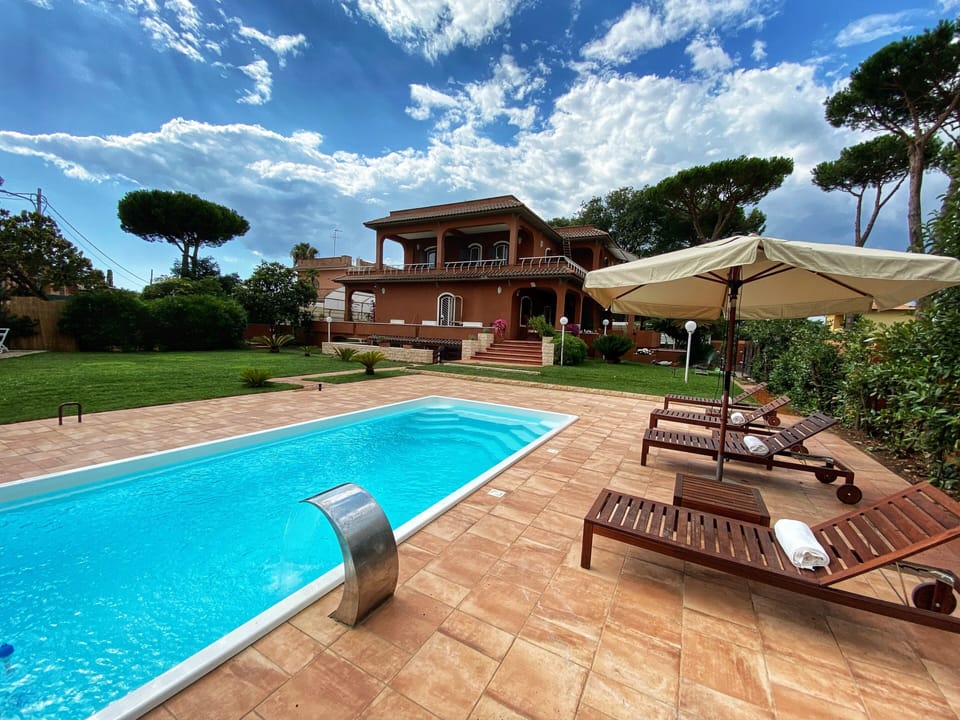 Private pool and gardens 