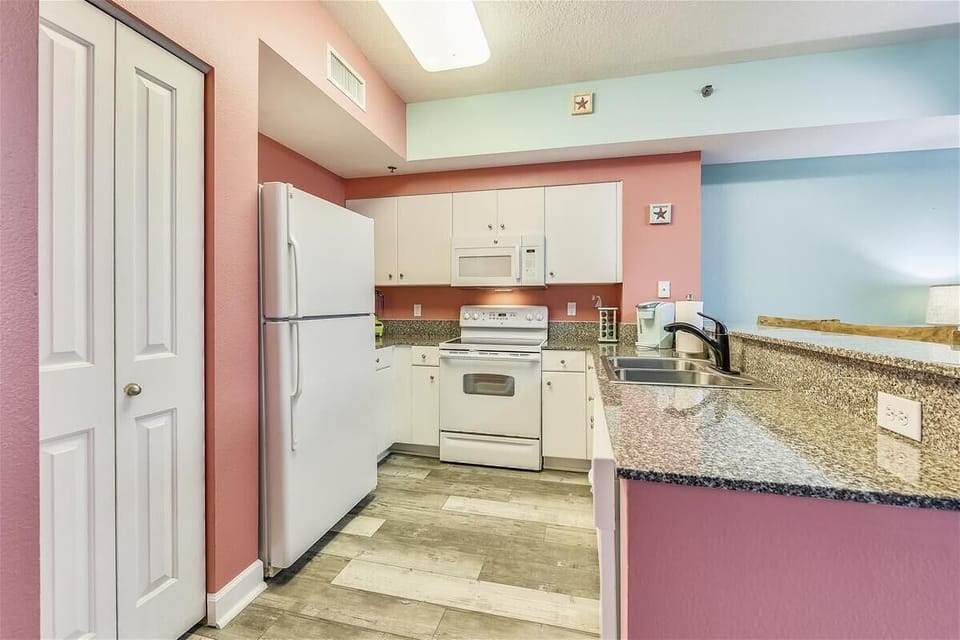 Floor Plan-Kitchen-_KLH3610.JPG