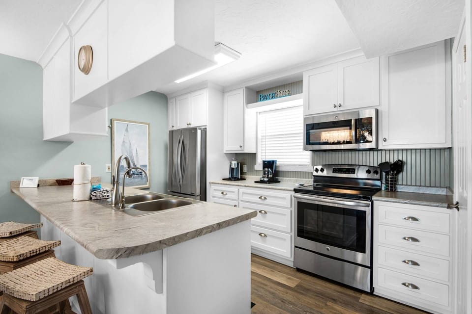 Chef's Kitchen with additional seating for 3