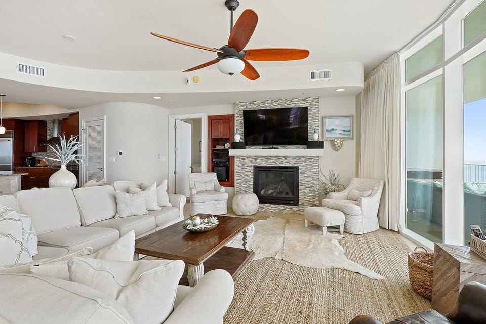 Turquoise Place 1109C Living room