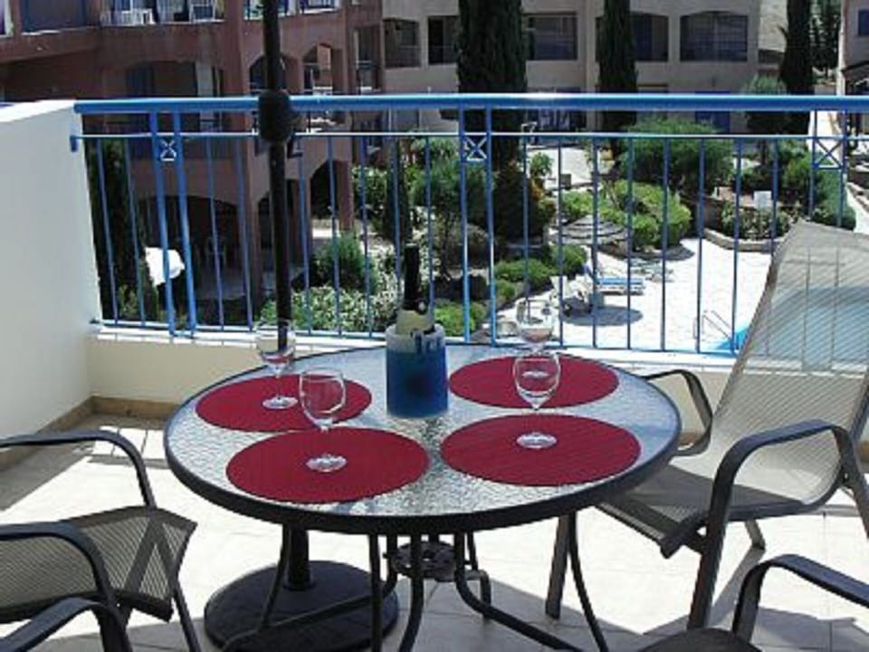 Al-Fresco Dining
