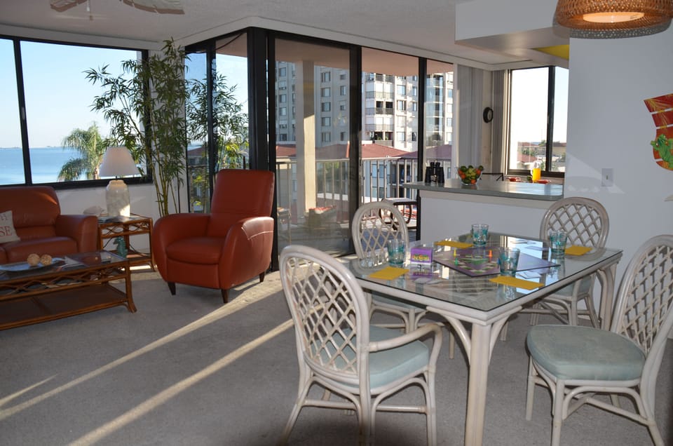 Dining- living combo