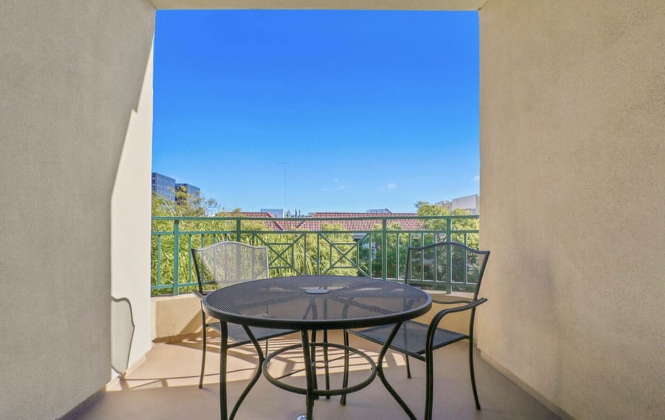 Community Penthouse Patio