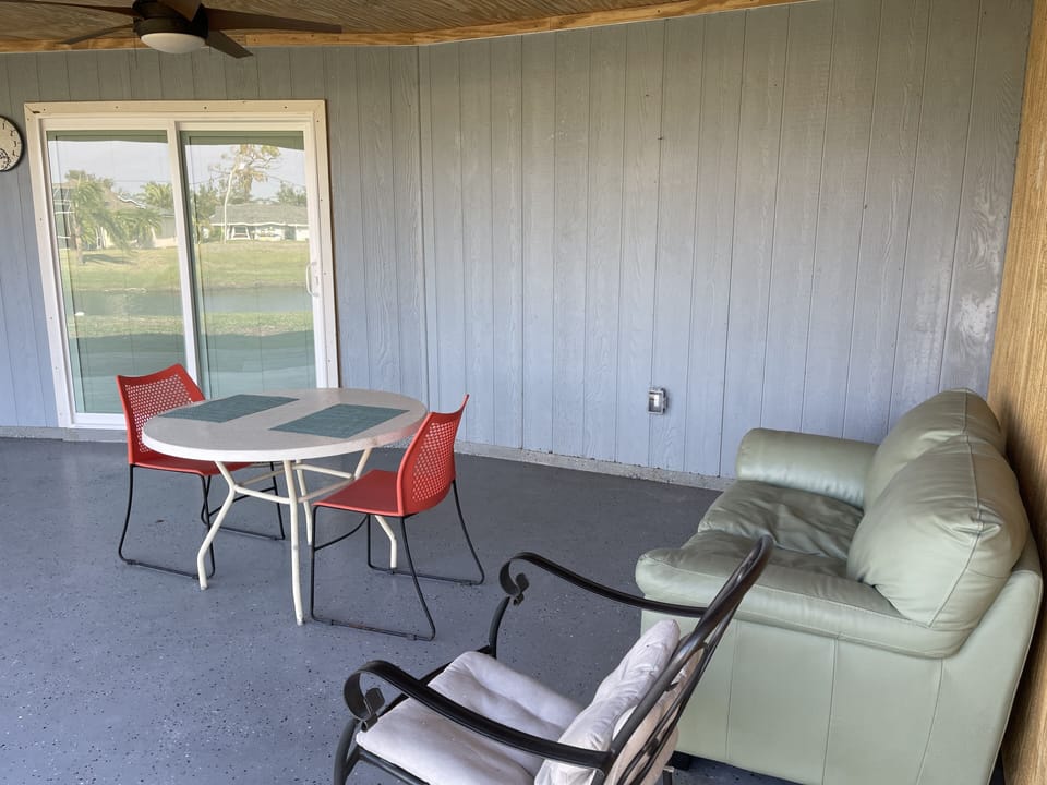 Outdoor dining