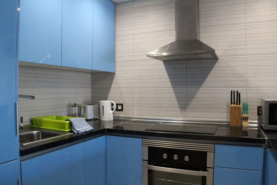 Fully fitted kitchen