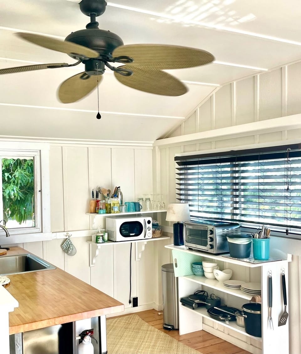 Kitchenette 