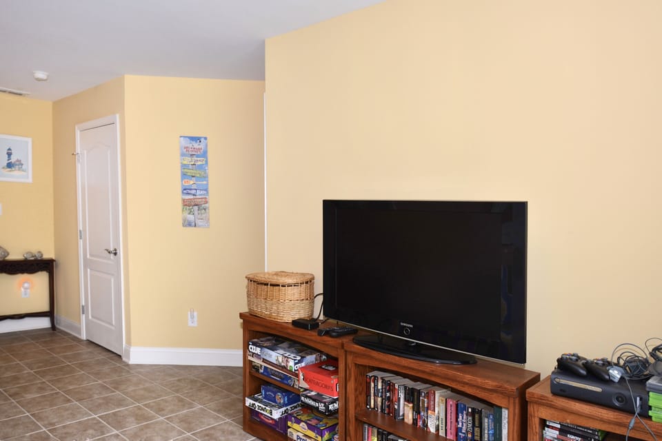 Flat screen tv in downstairs tv room