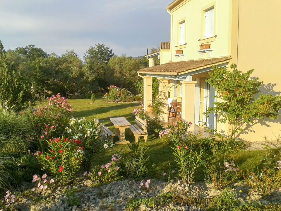 View of the entrance from the garden