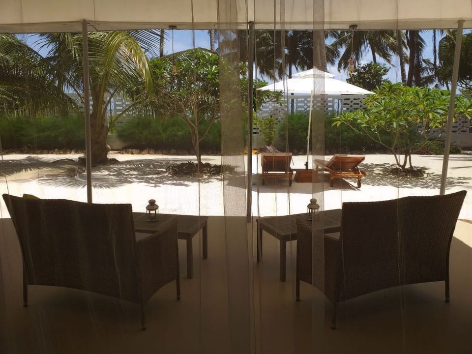 DAHONI ZANZIBAR - view to the front of the villa from living room