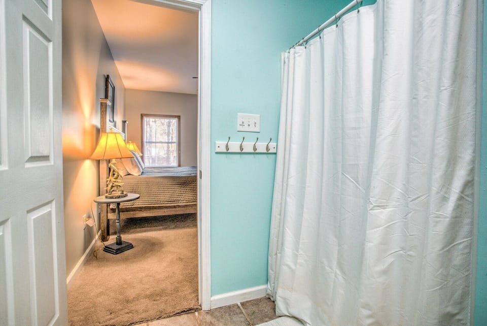 Ensuite Bath #2 with Shower