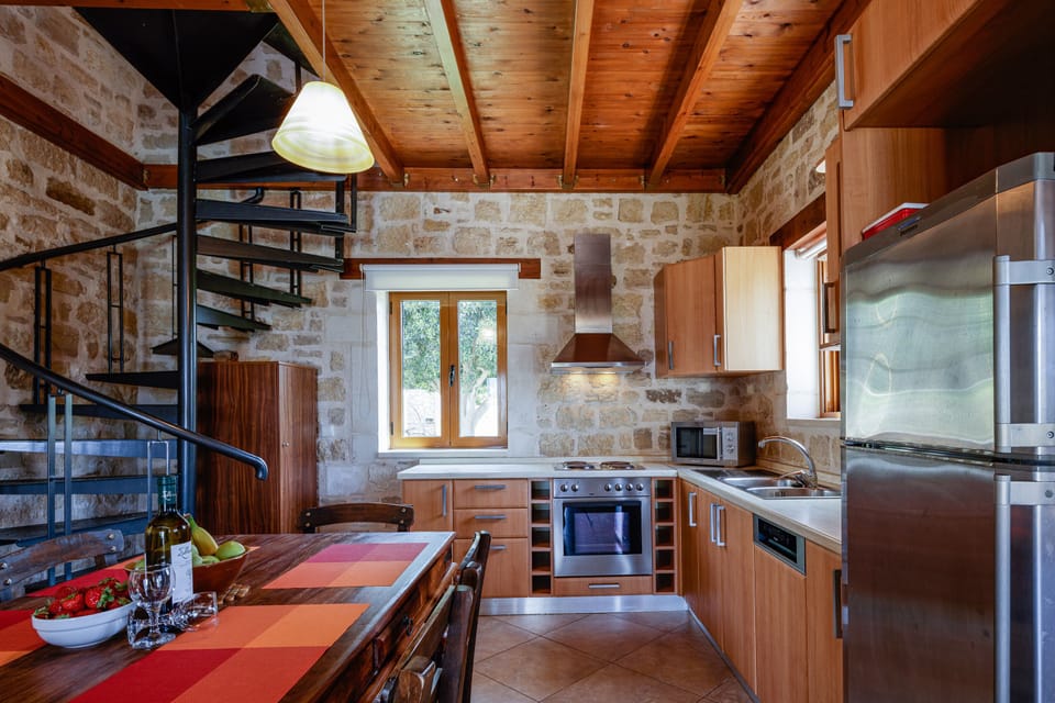 Kitchen with dining table