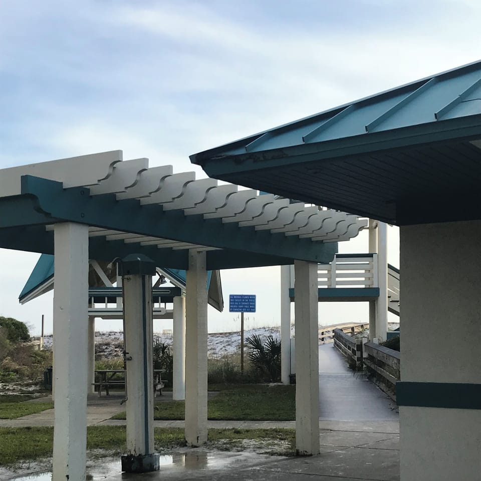 Public shower to rinse sand