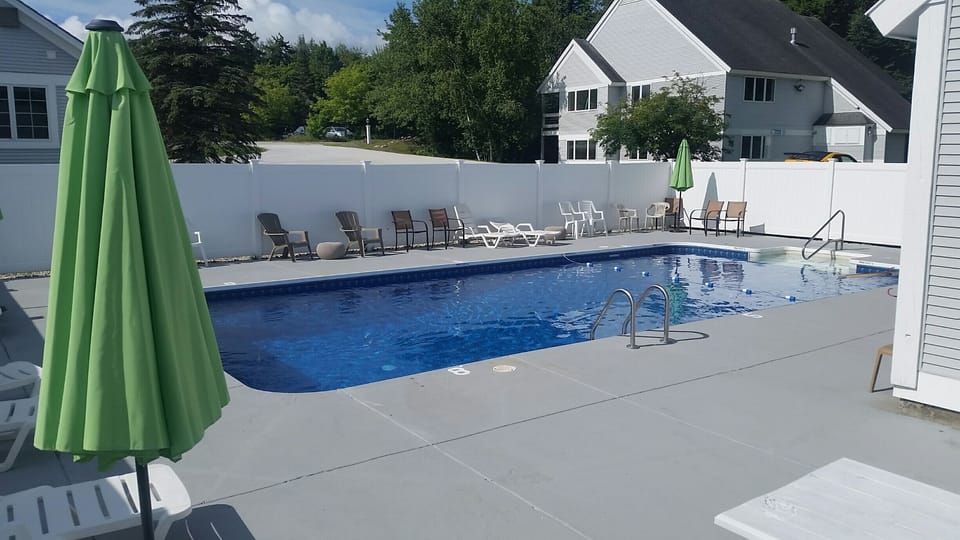 Heated pool in the summer months 