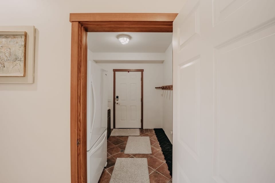 Indoors, Floor, Flooring, Architecture, Building