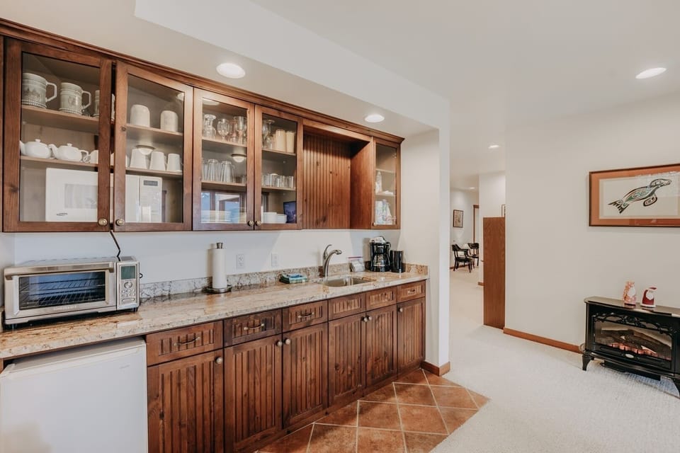 Indoors, Kitchen, Microwave, Oven, Home Decor