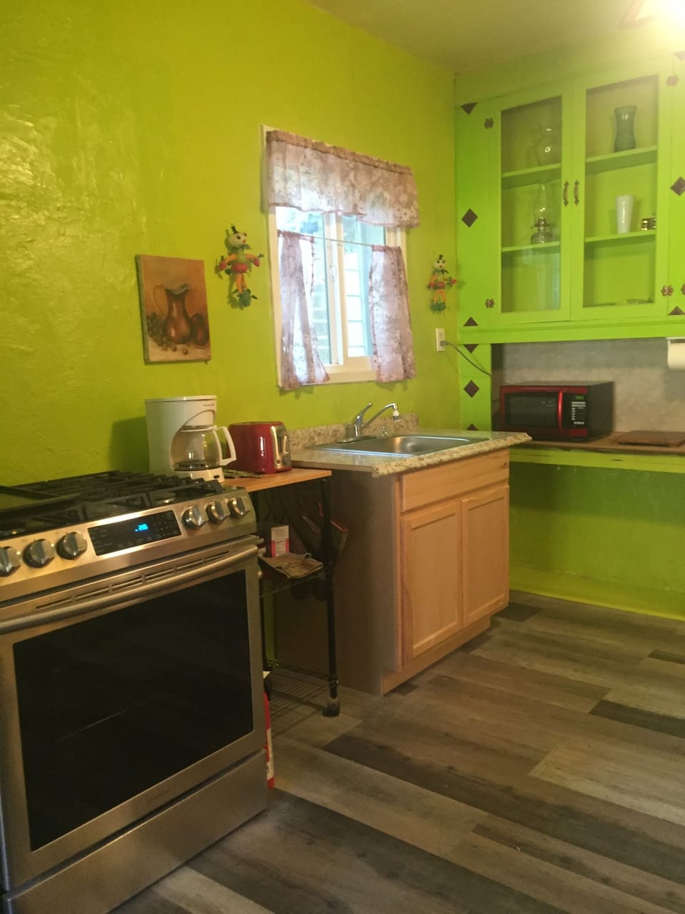 upgraded appliances, sink and flooring 