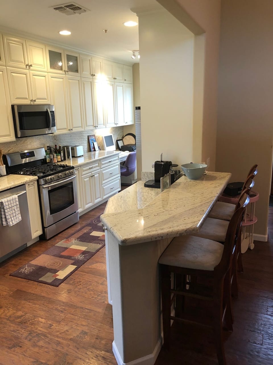 Breakfast bar