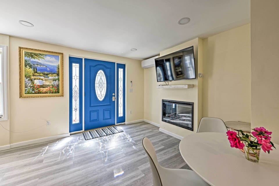 Separate Unit | Full Access | Gas Fireplace | Smart TV