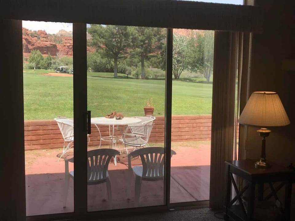 The living area overlooks the 3rd green of the Oak Creek Golf Course