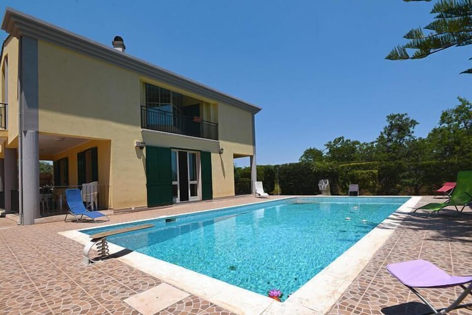 Holiday Home Swimming Pool