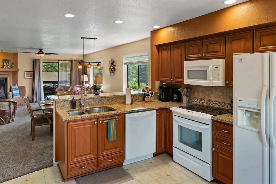 Fully Equipped Kitchen with all the essentials provided