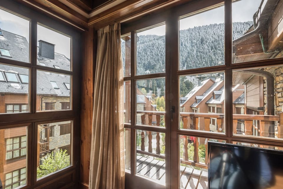 Beautiful views from the dining room of the Marimanha by Totiaran apartment in Val de Ruda