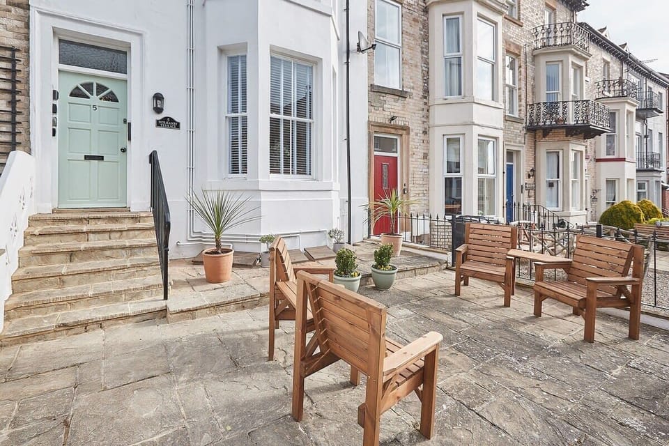 The Normanby, Whitby - Host & Stay