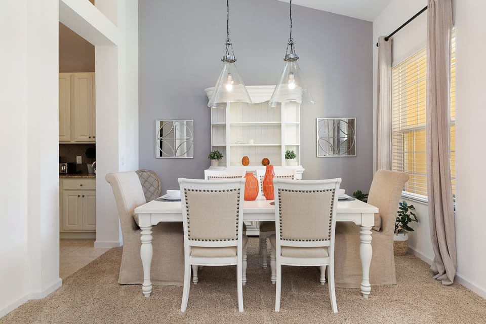 06_Stunning_Dining_Area_0721.jpg