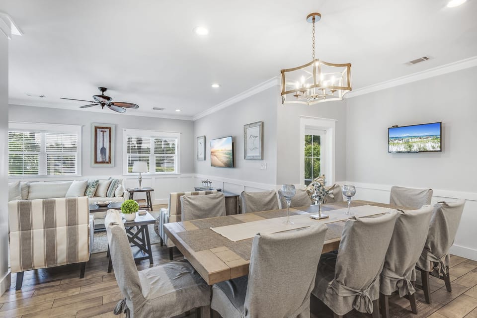 First Floor: Dining Area