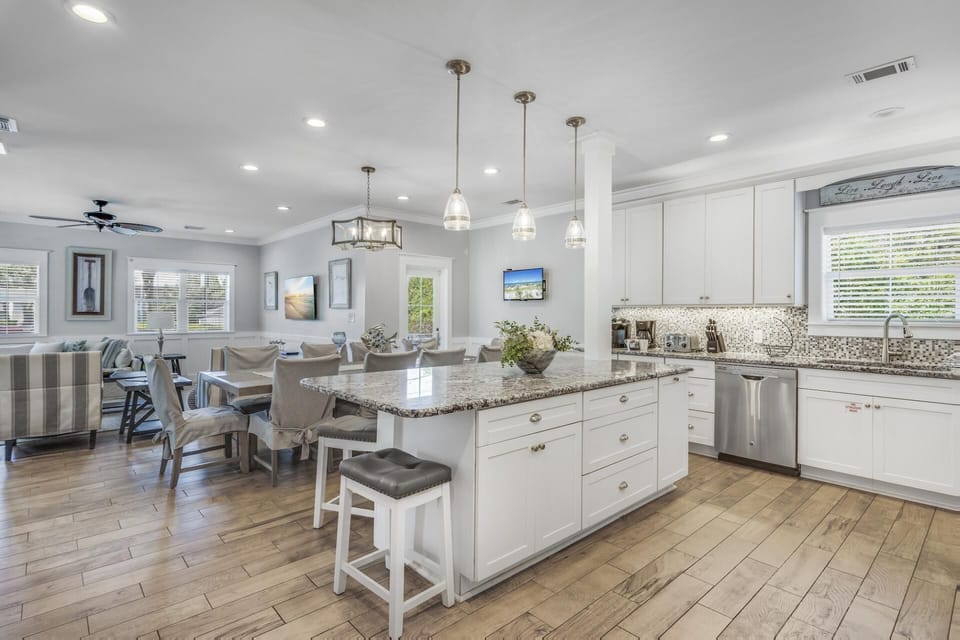 First Floor: Kitchen