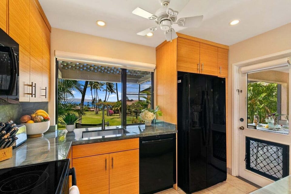Wailea Ekahi 34A kitchen1
