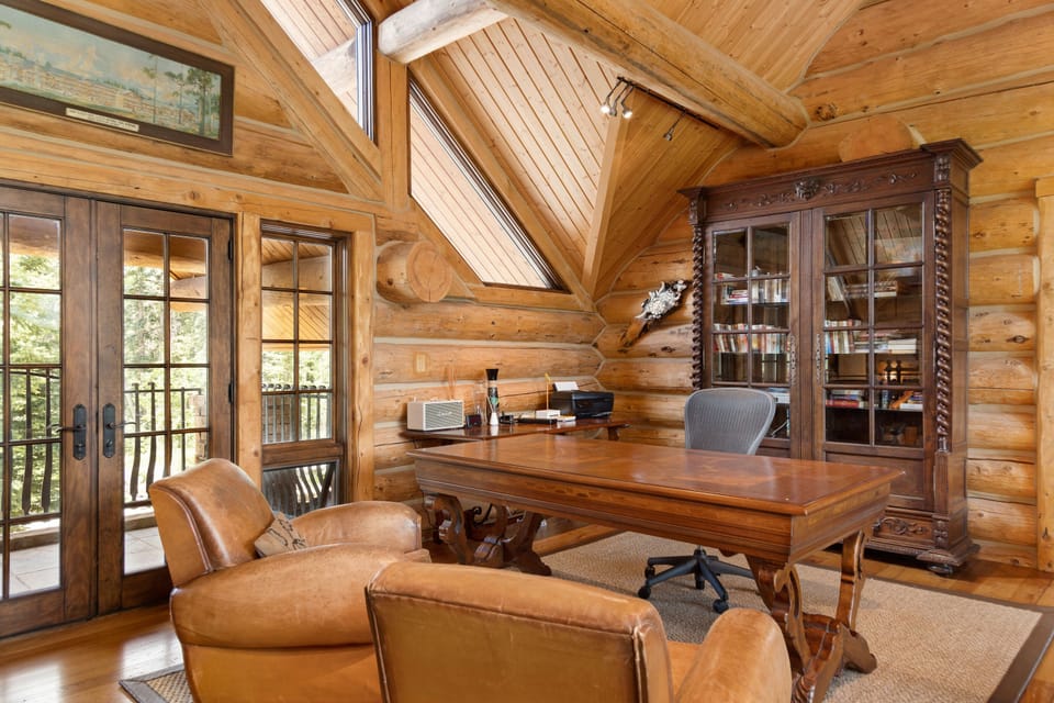 1.6-Hilltop-Hideaway-Mountain-Village-Vacation-Rental-Office1
