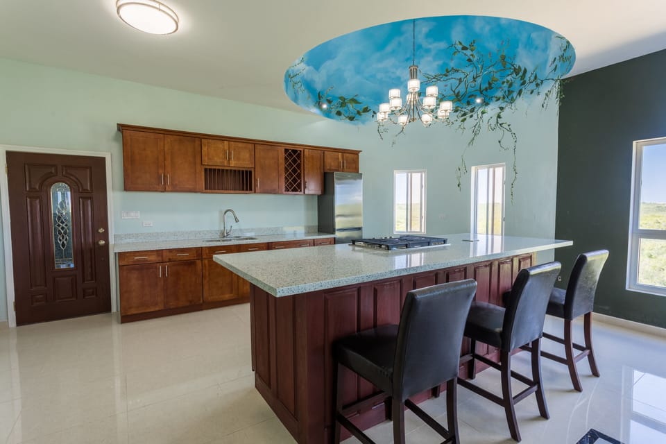 SUNRISE Kitchen and breakfast bar