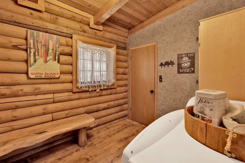 Convenient on-site laundry nook with washer and dryer, making longer stays easy and comfortable—perfect for refreshing clothes after mountain adventures or extended getaways.