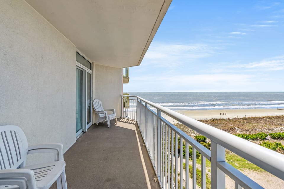 Sit down with a cup of coffee while watching the waves.