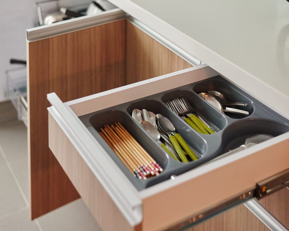 Fully Equipped Kitchen w/ Cooking & Dining Essentials