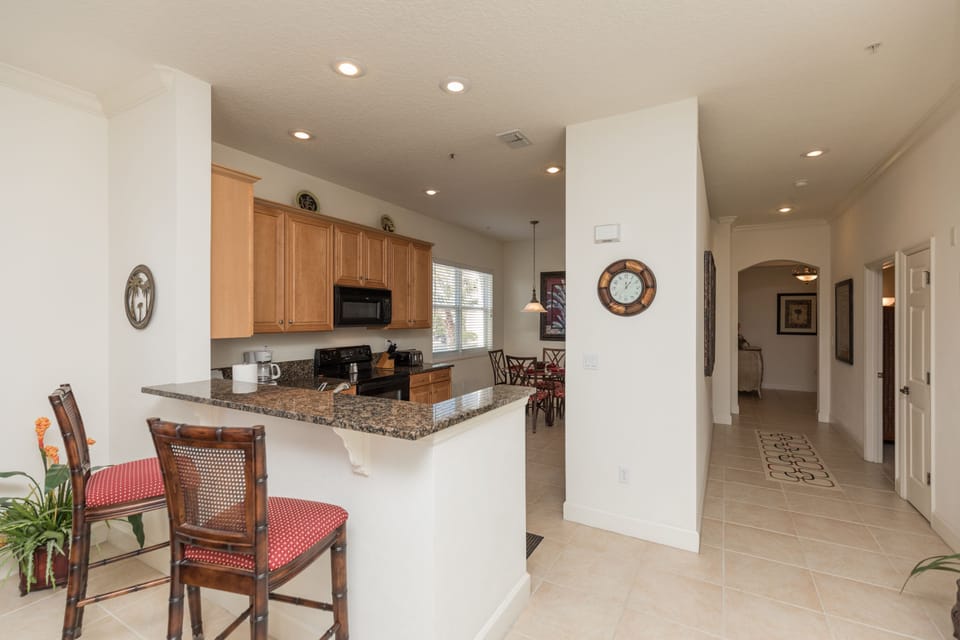 Additional Seating at the Kitchen Counter - Perfect for the Quick Bite