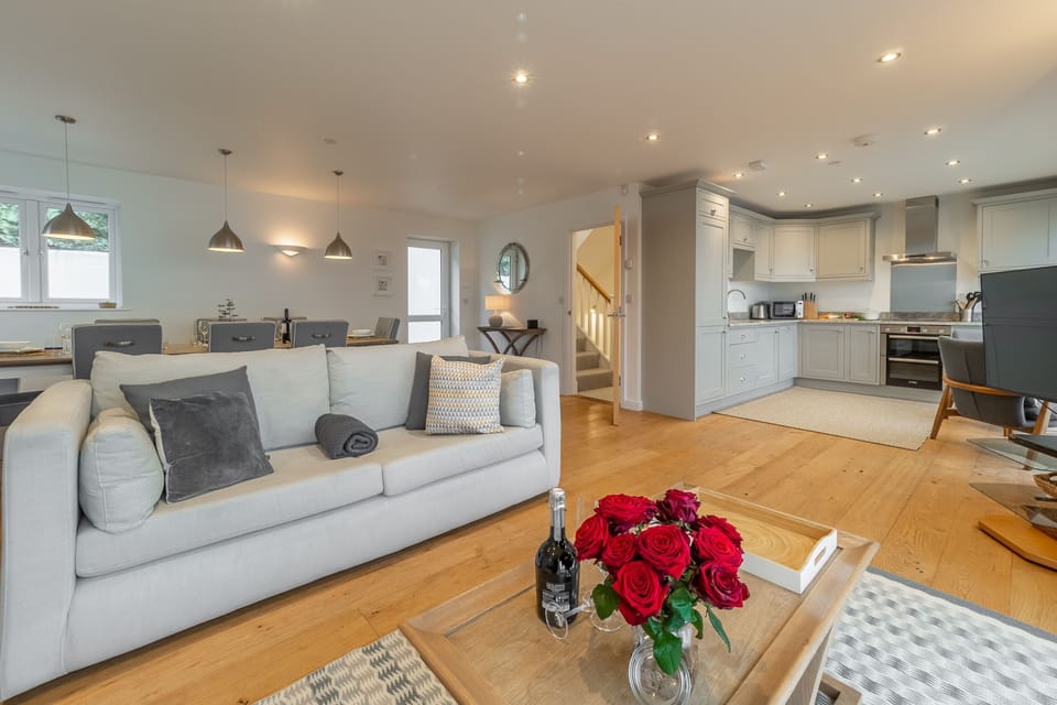Westaway, Portreath. Second floor: Open-plan living area with plenty of comfortable seating