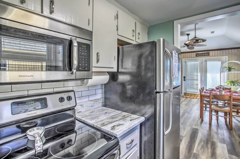 Fully Equipped Kitchen | Cooking Basics | Stainless Steel Appliances