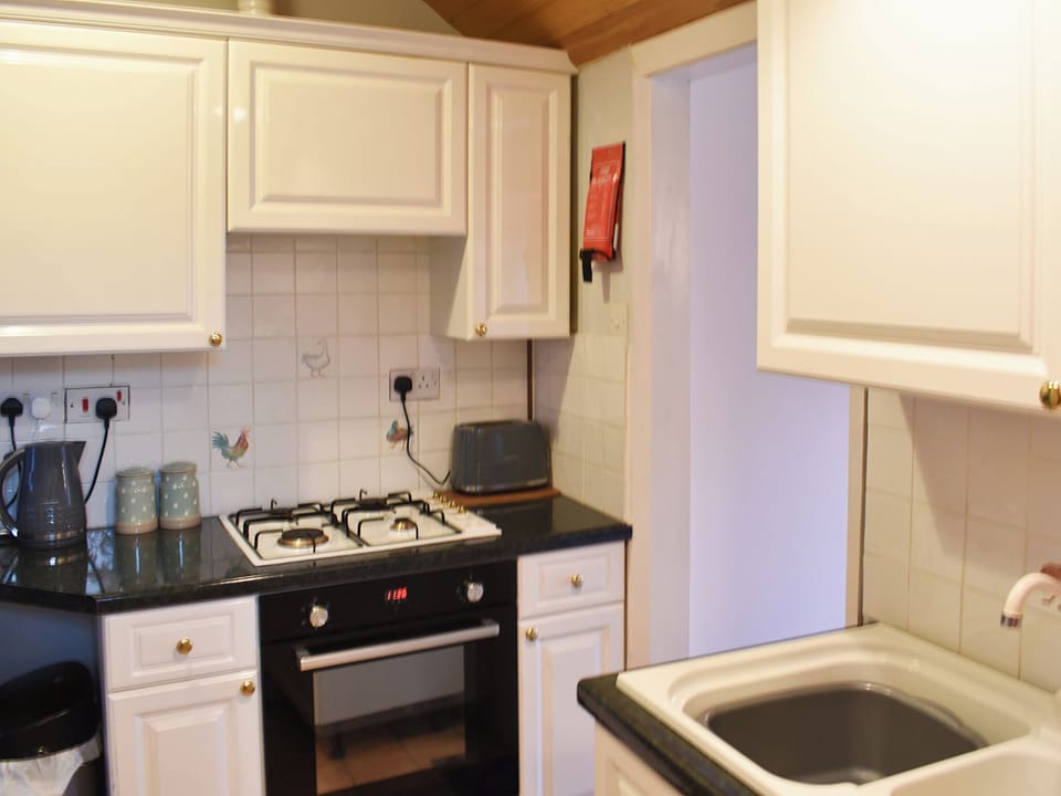 Well equipped kitchen | The Cottage By The Sea Annexe - The Cottages by the Sea, Littlehampton, near Arundel