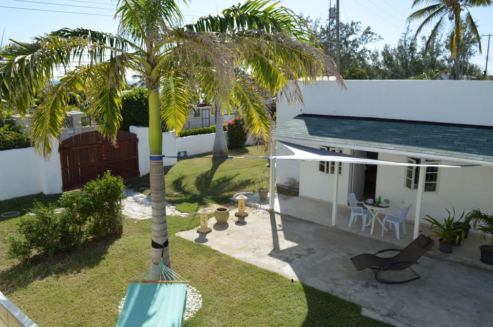 Royal Palms Apartment - Garden