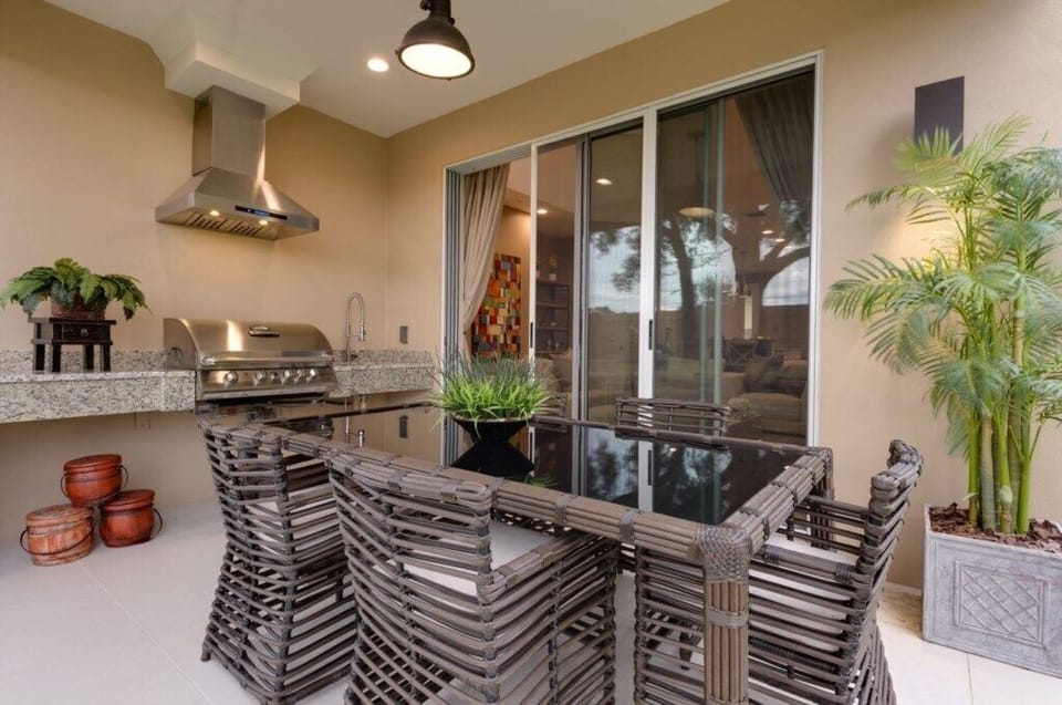 Patio2.JPG