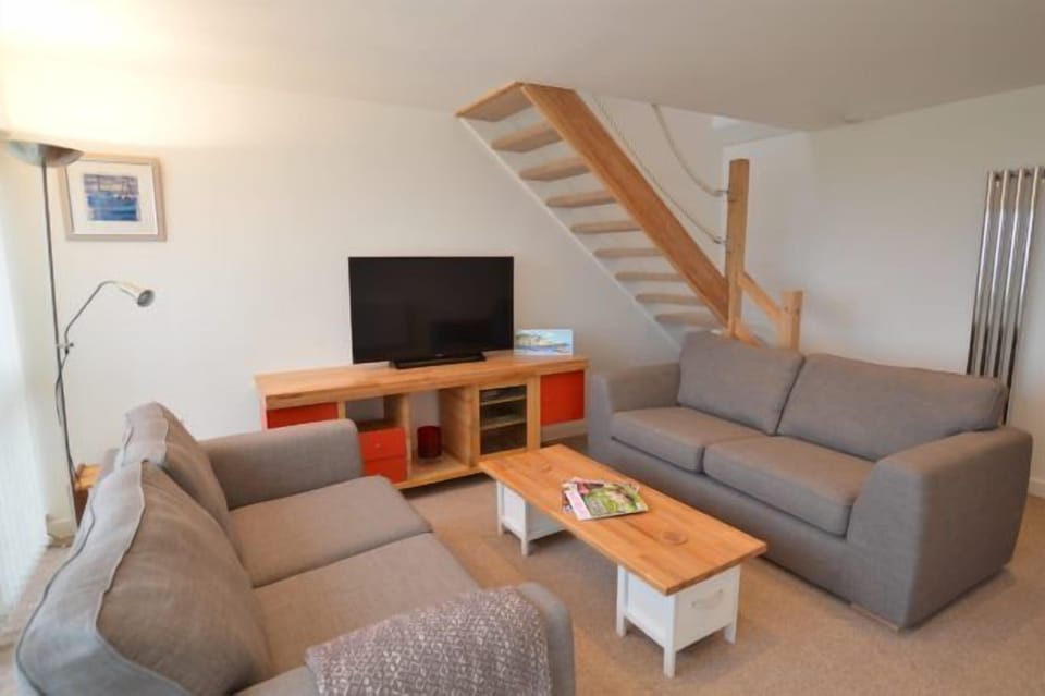 Foreshore At Fistral, Newquay. Ground floor: Sitting room with sofa bed and television