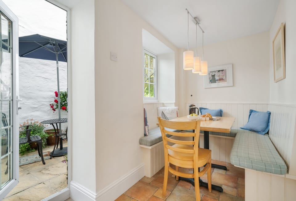 The Boy's Cottage, Portreath. Ground floor: Access to courtyard from dining area