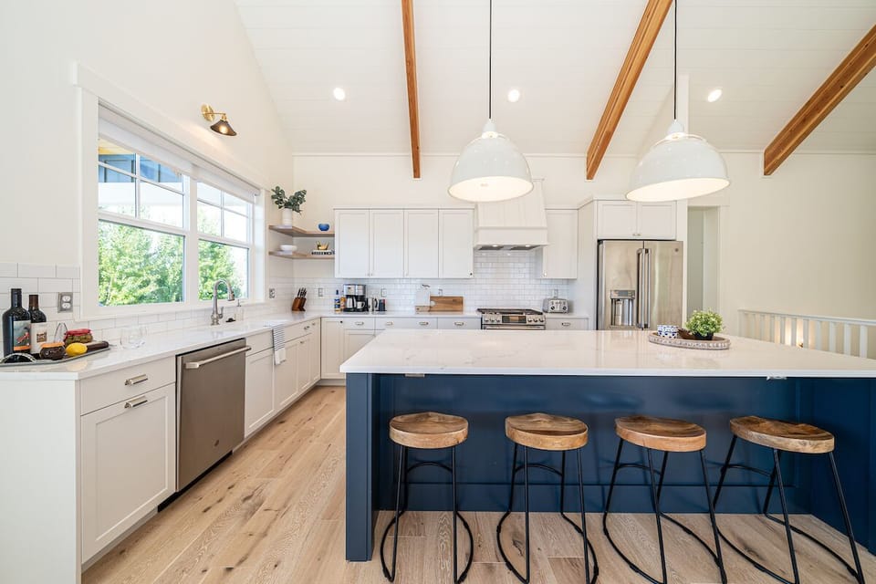 Gourmet kitchen