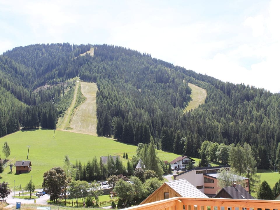 Region [summer] (>5 km)